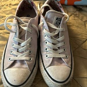 Converse canvas women’s sneakers-lilac, size 7